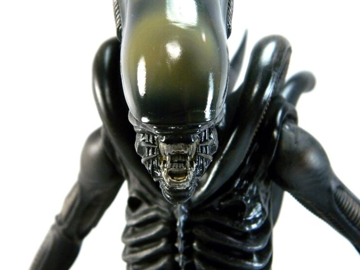 figurine alien xenomorph