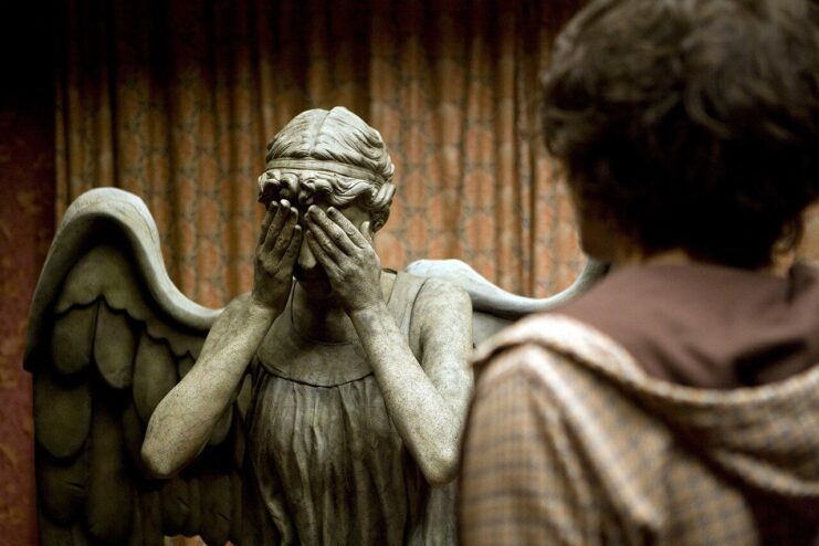 weeping angel figurine