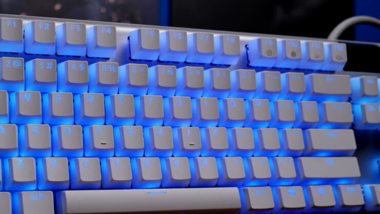 White Mechanical Keyboards - make your gaming setup clean and modern